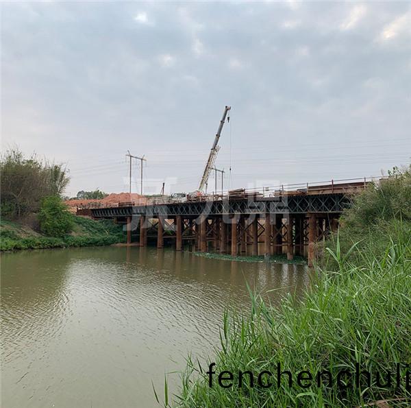 上承(cheng)式8米寬鋼(gang)便橋(qiao)