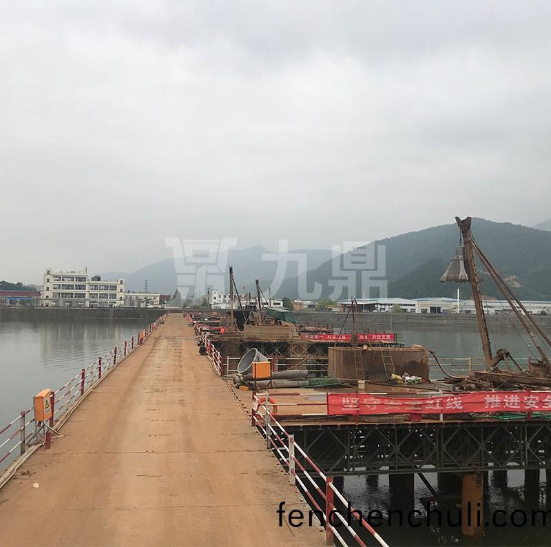 鋼平檯